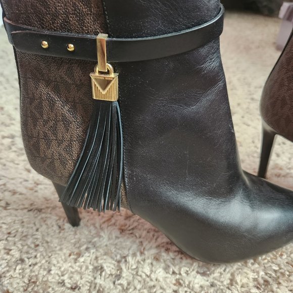 Michael Kors Winslow Leather & Logo Ankle Boots Size 10 - Picture 5 of 6